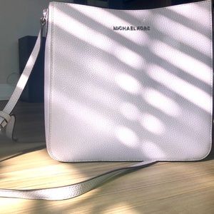 MICHAEL KORS MK CROSS BODY LIGHT PURPLE
